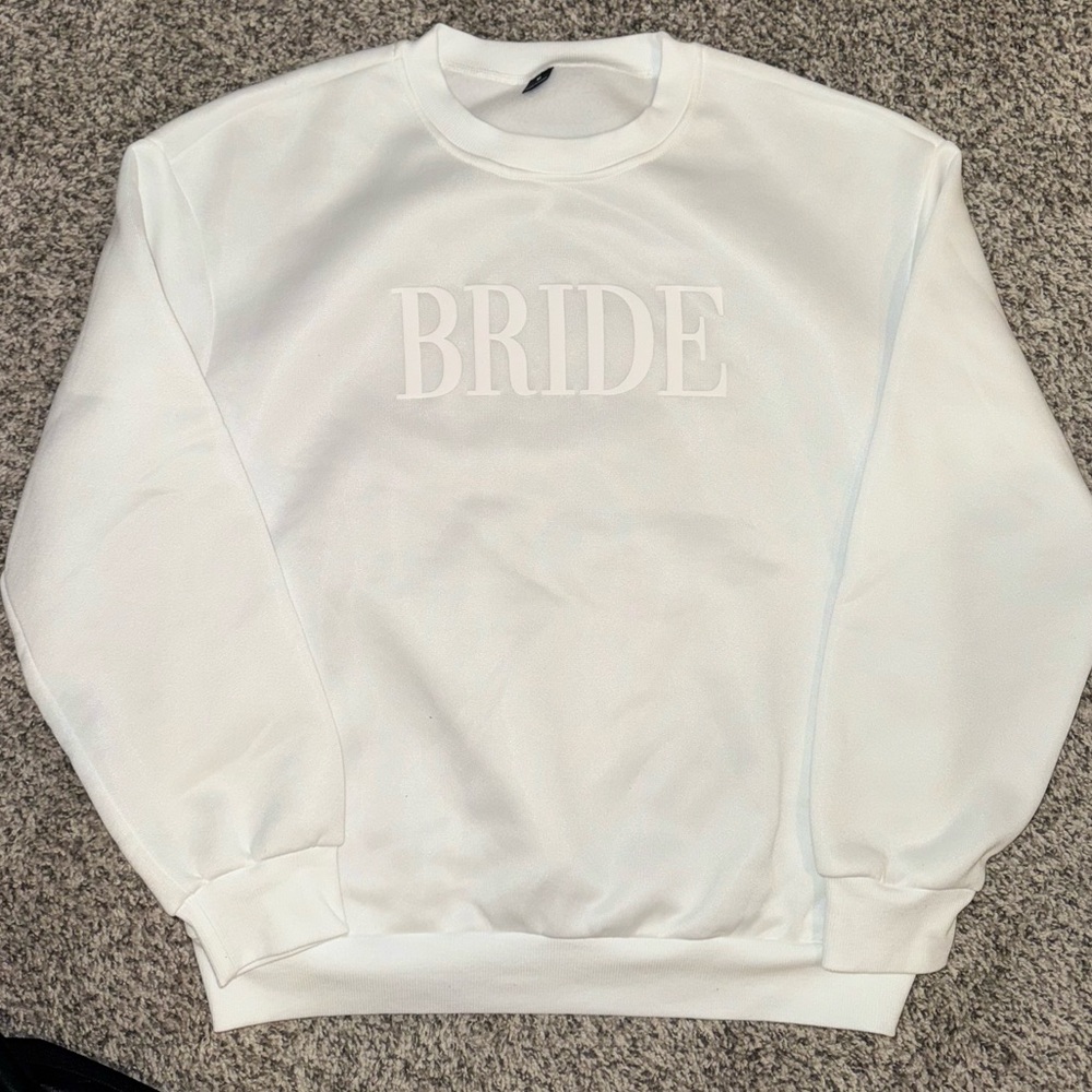 “BRIDE” Raised Lettering Crewneck Sweatshirt - White